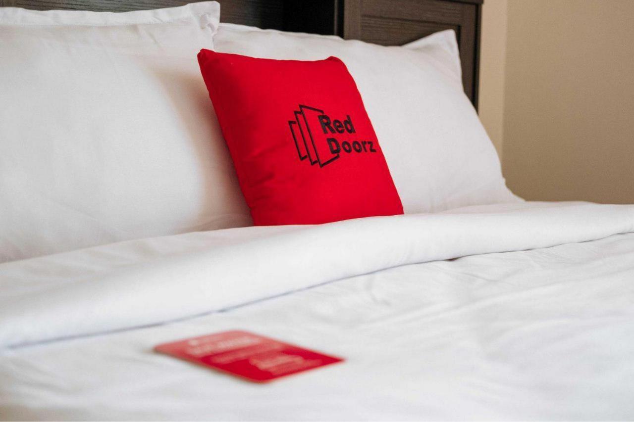 Hotel Reddoorz @ Sekip Medan Extérieur photo