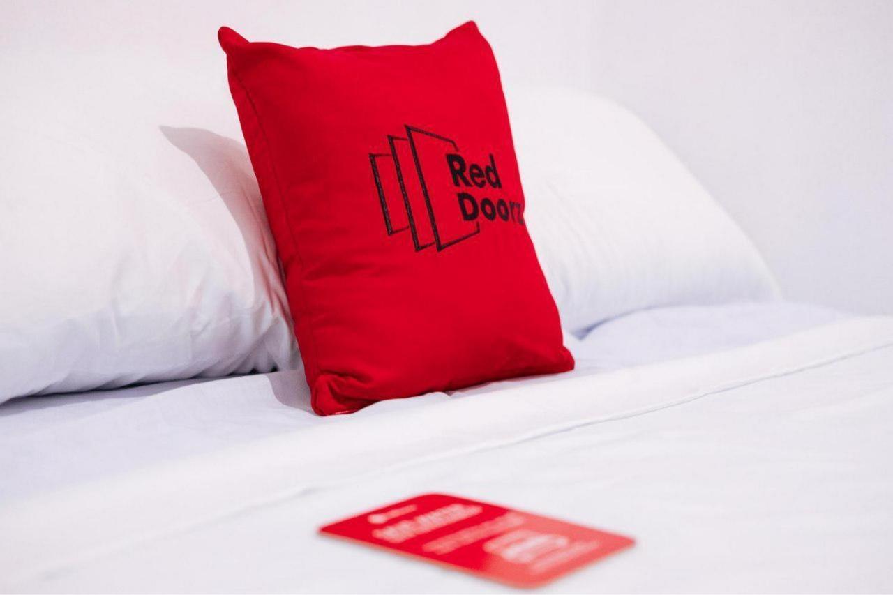 Hotel Reddoorz @ Sekip Medan Extérieur photo