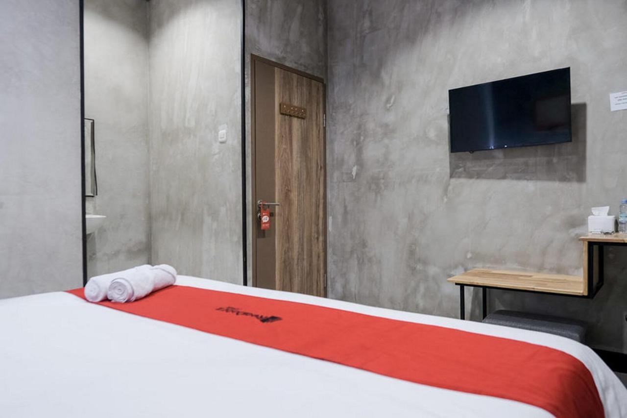 Hotel Reddoorz @ Sekip Medan Extérieur photo