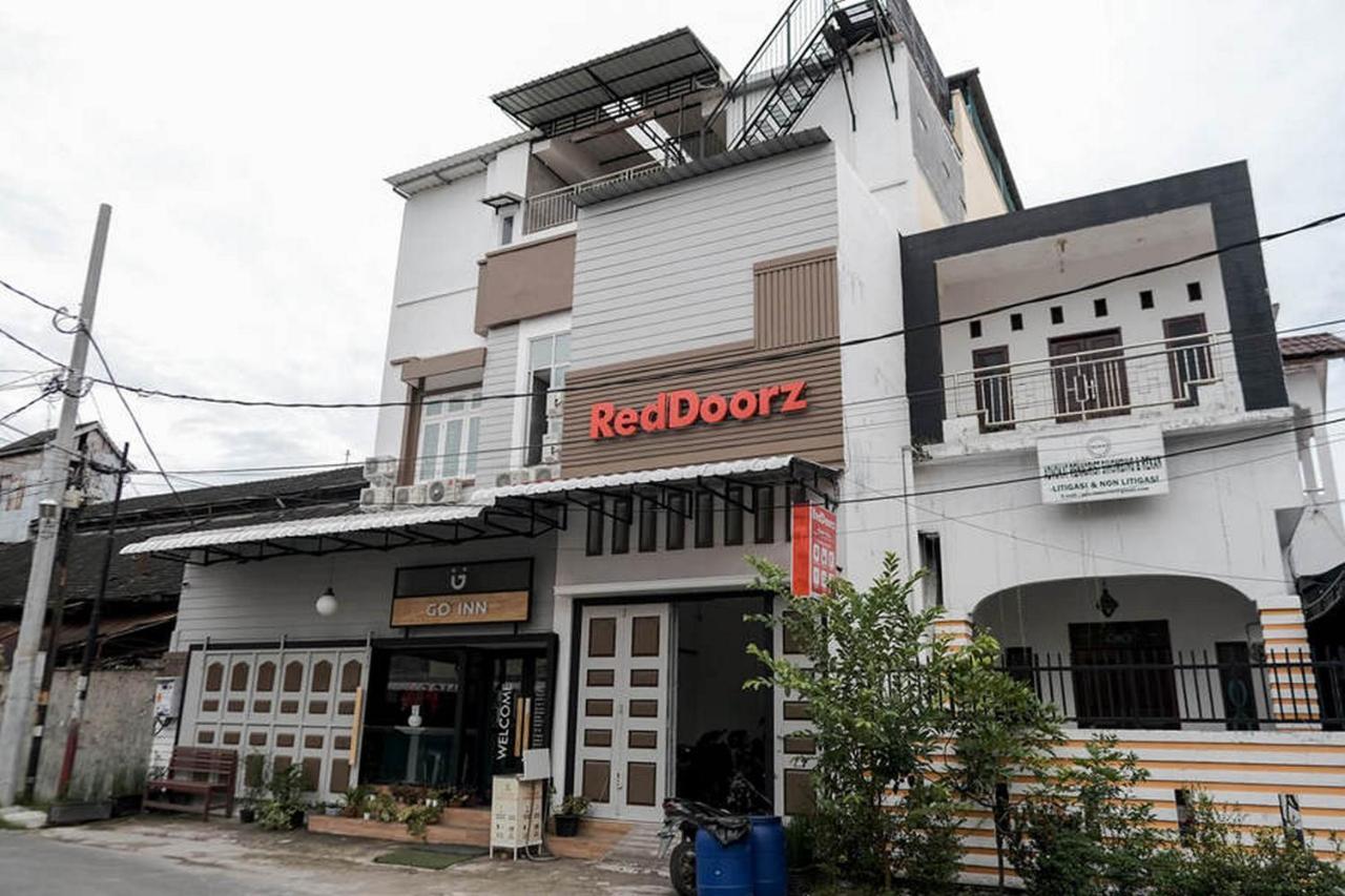 Hotel Reddoorz @ Sekip Medan Extérieur photo